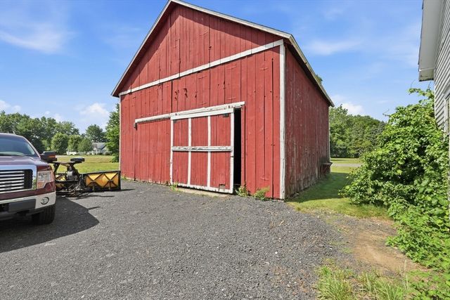 71 Chestnut St, Hatfield, MA 01038
