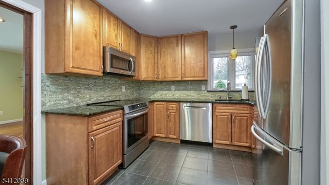 17 Clifford Dr, Wayne Twp., NJ 07470