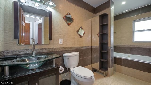 17 Clifford Dr, Wayne Twp., NJ 07470