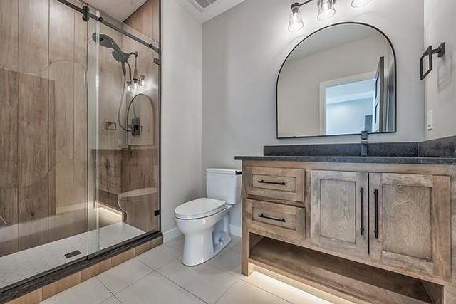 9718 W 176th Terrace, Overland Park, KS 66013