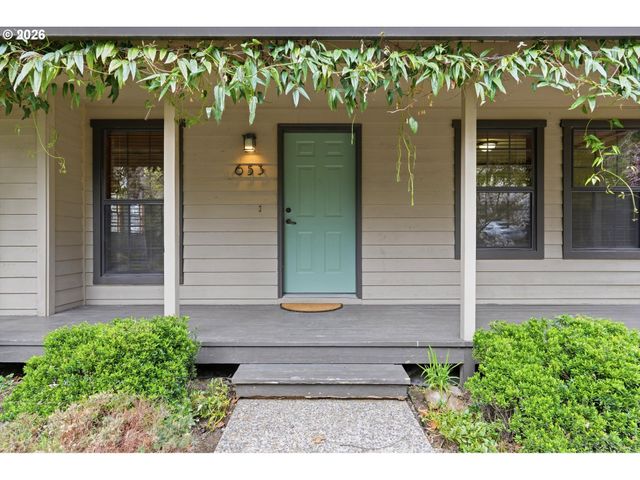 653 Sw TANGLEWOOD Cir, Mc Minnville, OR 97128