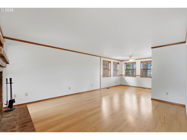 653 Sw TANGLEWOOD Cir, Mc Minnville, OR 97128