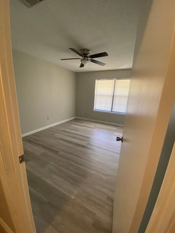 105 Maid Marion Court, Hinesville, GA 31313
