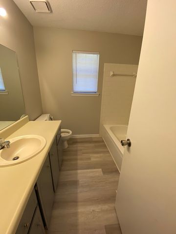 105 Maid Marion Court, Hinesville, GA 31313