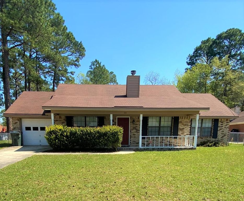 105 Maid Marion Court, Hinesville, GA 31313