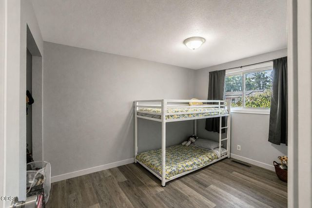 45 Ashley Place, Central Point, OR 97502