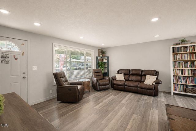 45 Ashley Place, Central Point, OR 97502