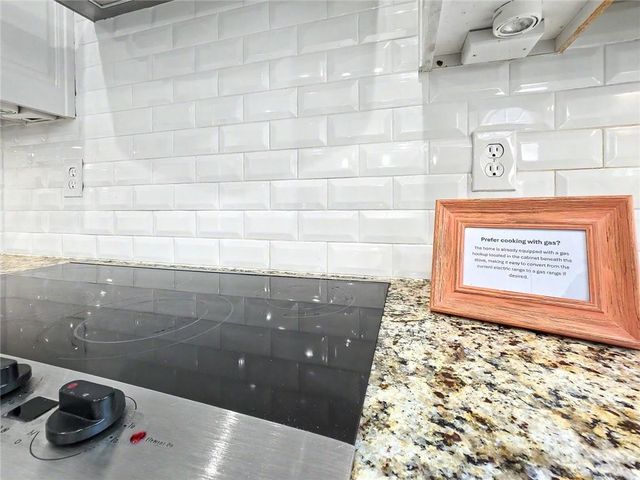 5852 Brookstone Walk NW, Acworth, GA 30101