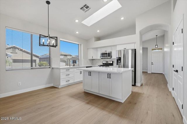 17320 N THORNBERRY Drive, Surprise, AZ 85374