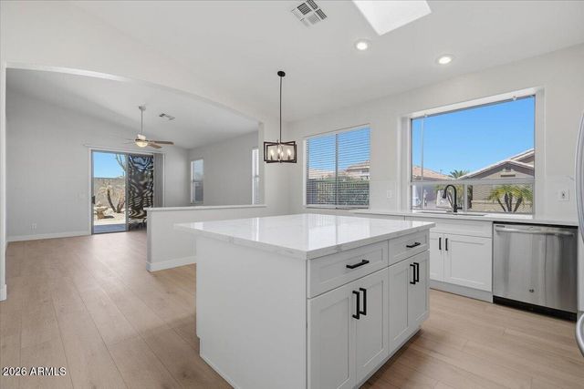 17320 N THORNBERRY Drive, Surprise, AZ 85374