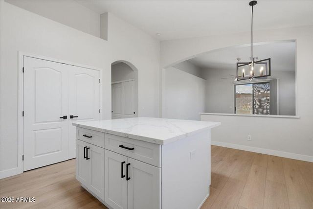 17320 N THORNBERRY Drive, Surprise, AZ 85374