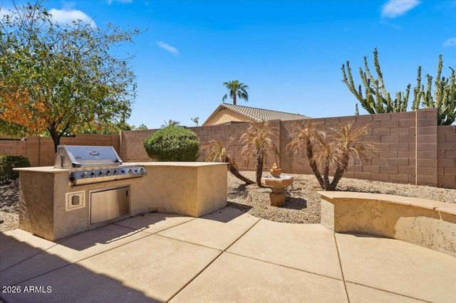 17320 N THORNBERRY Drive, Surprise, AZ 85374
