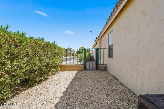 17320 N THORNBERRY Drive, Surprise, AZ 85374