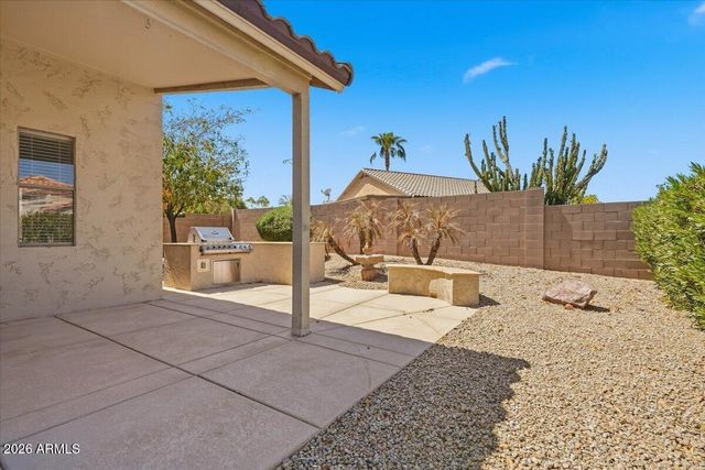 17320 N THORNBERRY Drive, Surprise, AZ 85374
