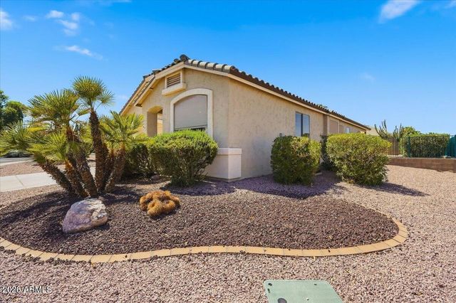 17320 N THORNBERRY Drive, Surprise, AZ 85374