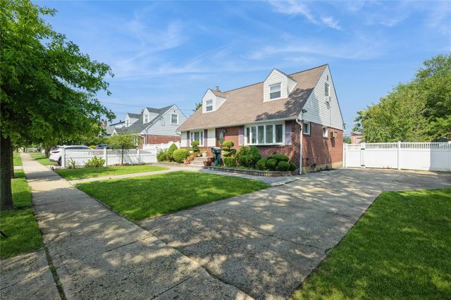 537 Duryea Avenue, Uniondale, NY 11553