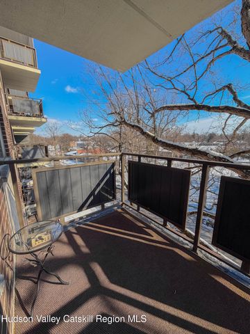 160 Academy Street 6 C, Poughkeepsie, NY 12601