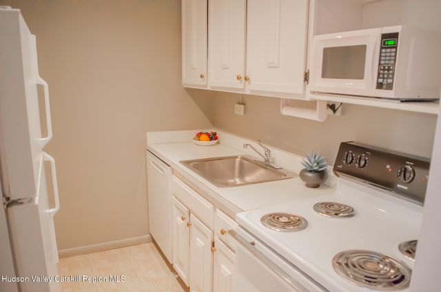 160 Academy Street 6 C, Poughkeepsie, NY 12601