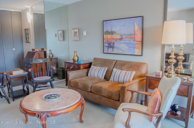 160 Academy Street 6 C, Poughkeepsie, NY 12601