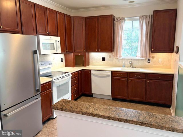 1601 COUNTRY CLUB DR, Springfield, PA 19064