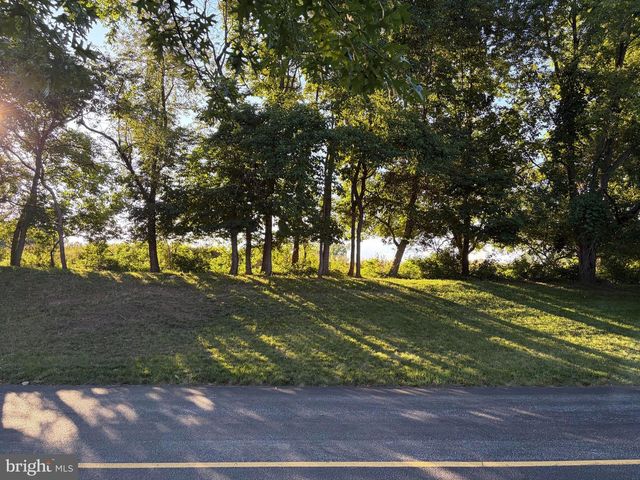 1601 COUNTRY CLUB DR, Springfield, PA 19064
