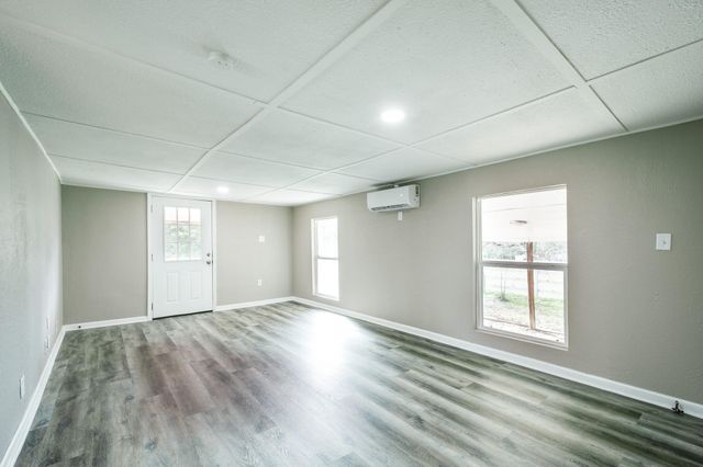 691 Myrtie Drive, Shepherd, TX 77371