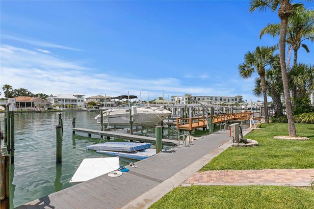 360 PINELLAS BAYWAY S I, St Petersburg, FL 33715