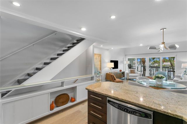 360 PINELLAS BAYWAY S I, St Petersburg, FL 33715
