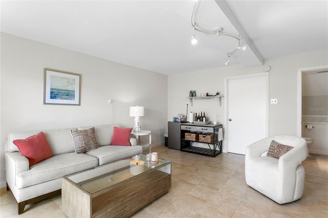 360 PINELLAS BAYWAY S I, St Petersburg, FL 33715