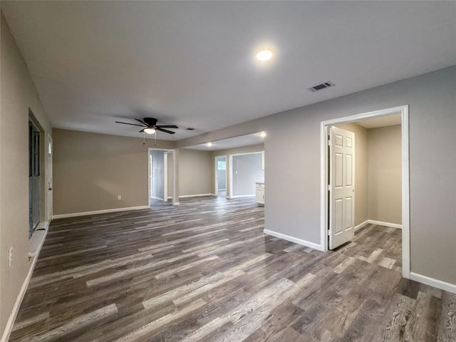 7710 Claiborne Street, Houston, TX 77016