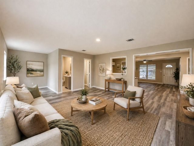 7710 Claiborne Street, Houston, TX 77016