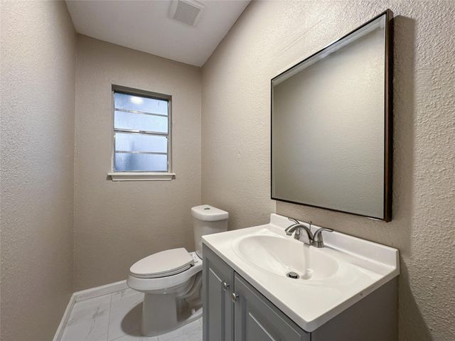 7710 Claiborne Street, Houston, TX 77016
