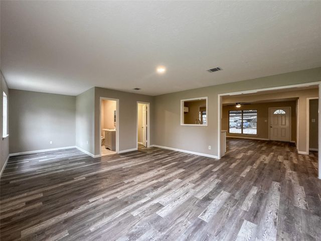7710 Claiborne Street, Houston, TX 77016