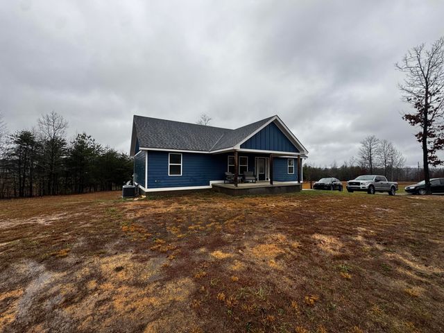 227 S Deer Run Road, Trenton, GA 30752