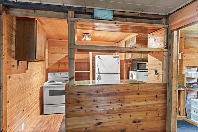 7840 GROVE AVENUE, Wisconsin Rapids, WI 54494