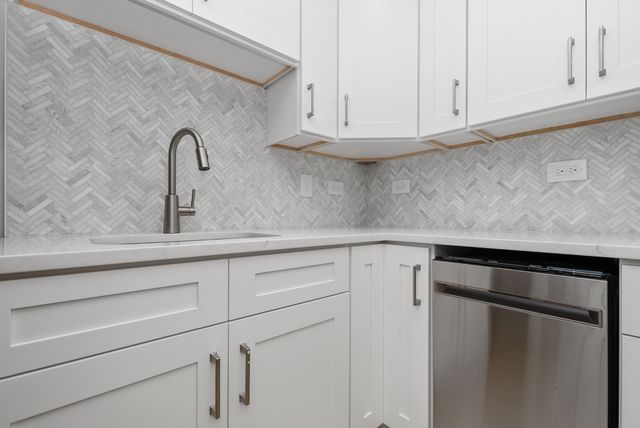 16822 91st Avenue, Orland Hills, IL 60487