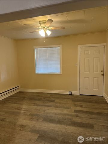 3846 MCKINLEY Avenue E, Tacoma, WA 98404