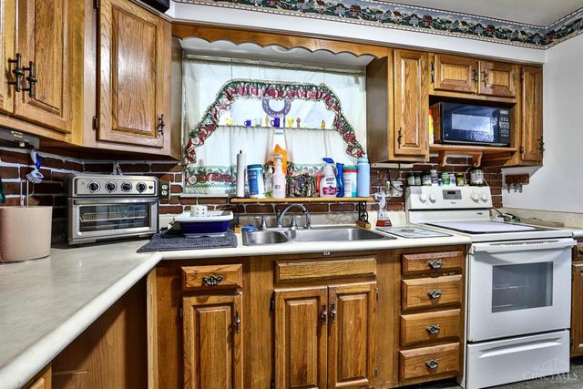 3252 Greenway Avenue, Green Twp, OH 45248