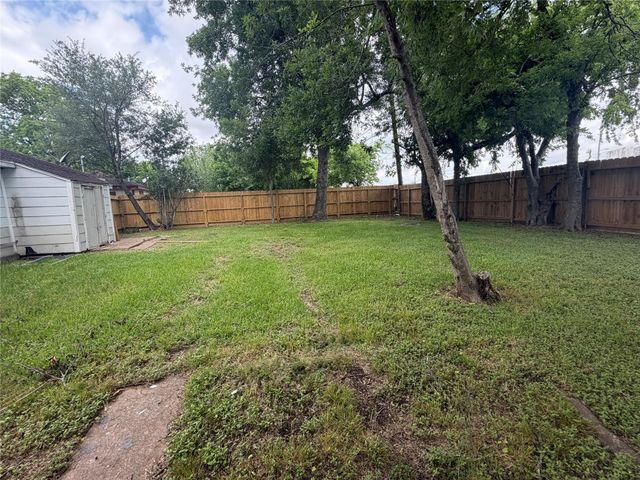 1319 Bernard Street, Pasadena, TX 77506