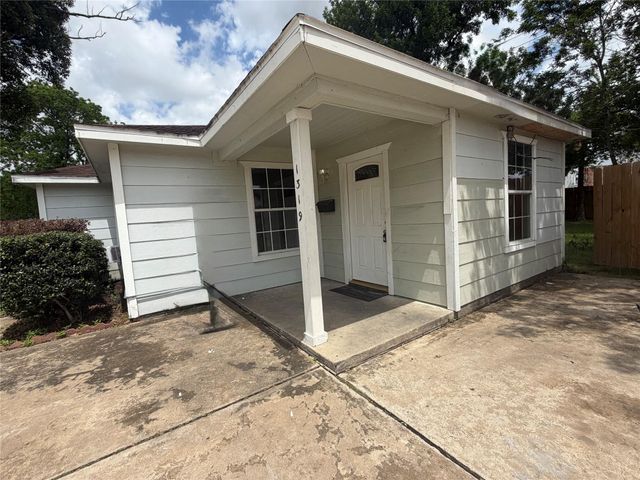 1319 Bernard Street, Pasadena, TX 77506