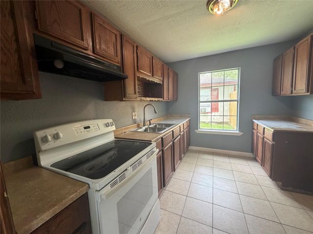 1319 Bernard Street, Pasadena, TX 77506