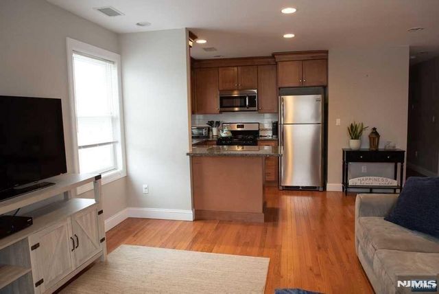 60 Park Avenue 1, Maywood, NJ 07607