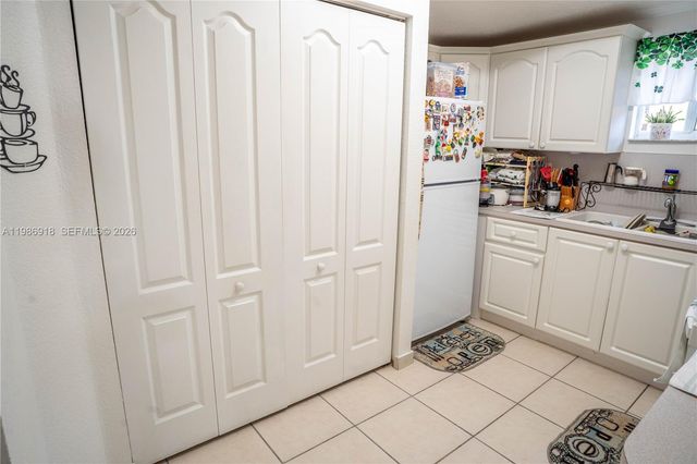 17425 NW 75th Pl 101, Hialeah, FL 33015