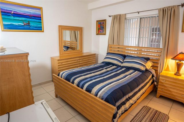 17425 NW 75th Pl 101, Hialeah, FL 33015