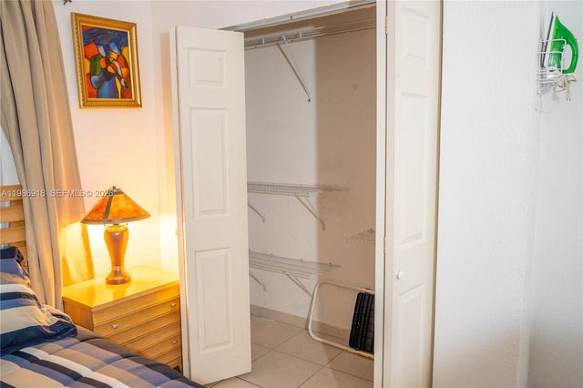 17425 NW 75th Pl 101, Hialeah, FL 33015