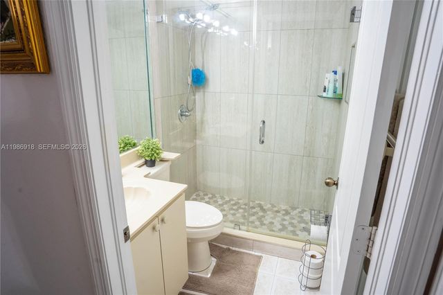 17425 NW 75th Pl 101, Hialeah, FL 33015