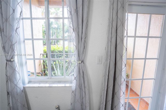 17425 NW 75th Pl 101, Hialeah, FL 33015