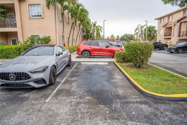 17425 NW 75th Pl 101, Hialeah, FL 33015