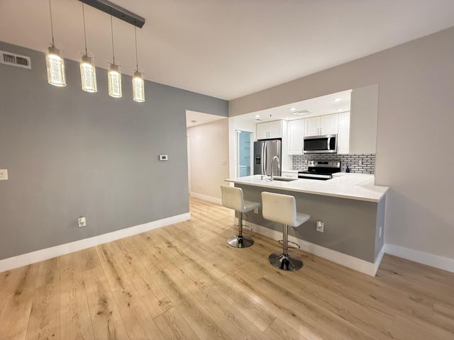 5860 W Sample Road 202, Coral Springs, FL 33067