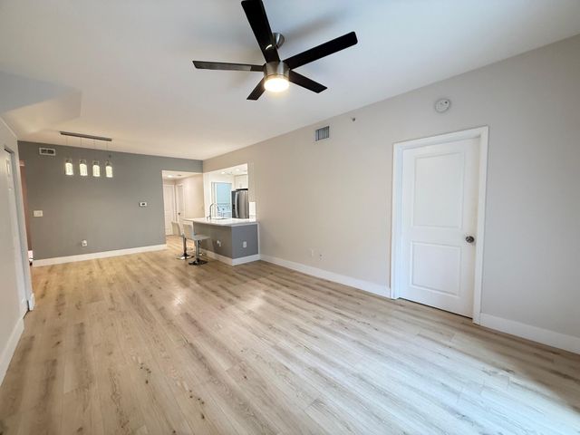 5860 W Sample Road 202, Coral Springs, FL 33067